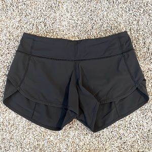 Lululemon Speed Up Low-Rise Lines Short 2.5” size 4 black